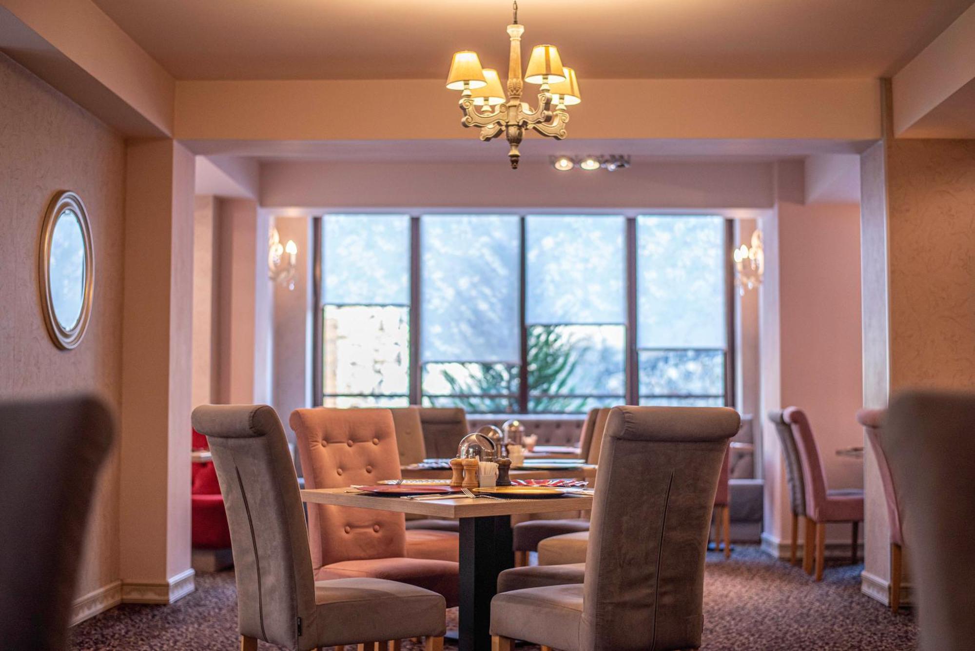 Paj Hotelul Retreat & Spa Sinaia Kültér fotó